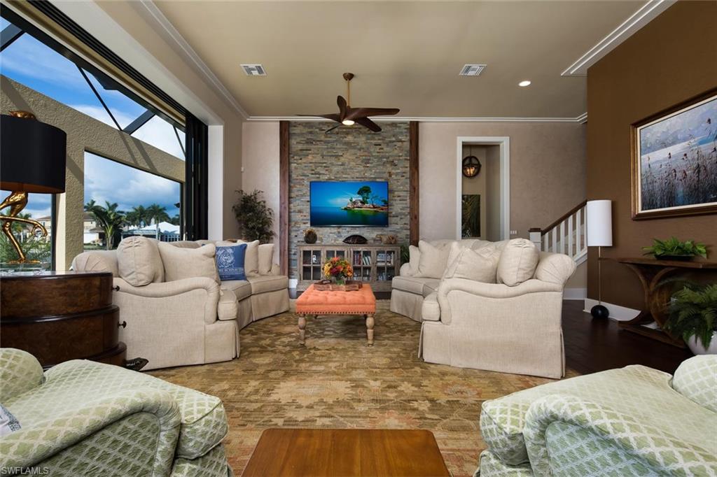 MARCO BEACH - Residential