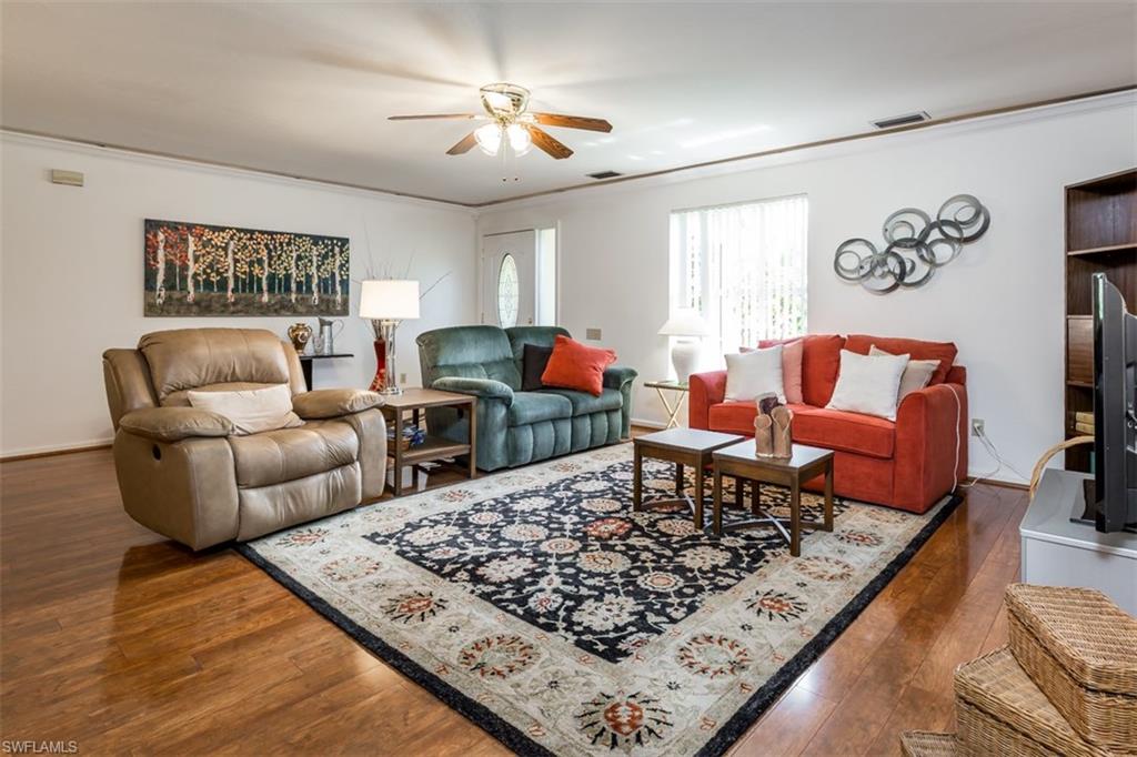 SANDY HOLLOW - Residential