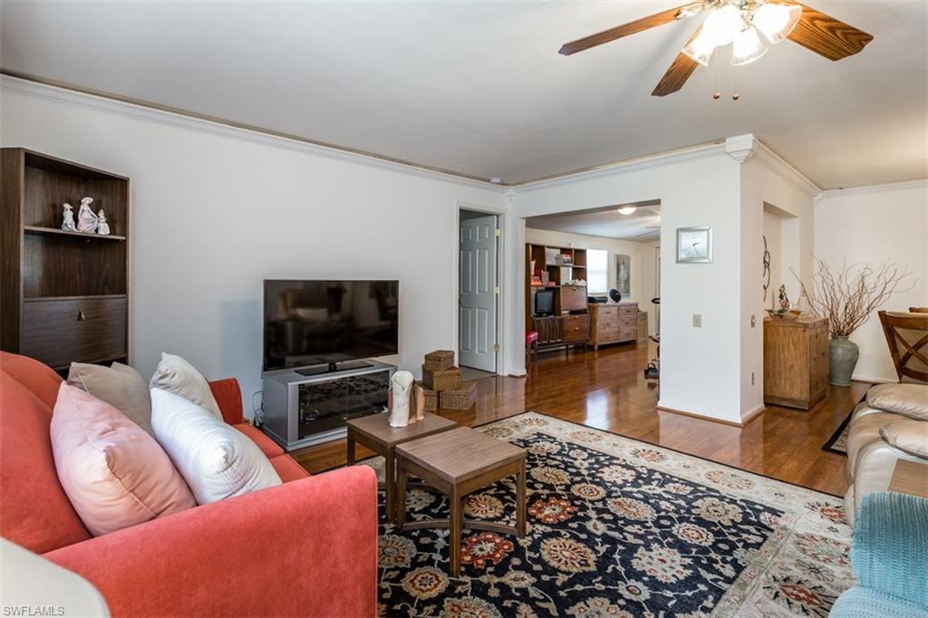 SANDY HOLLOW - Residential