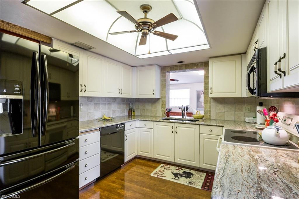 SANDY HOLLOW - Residential