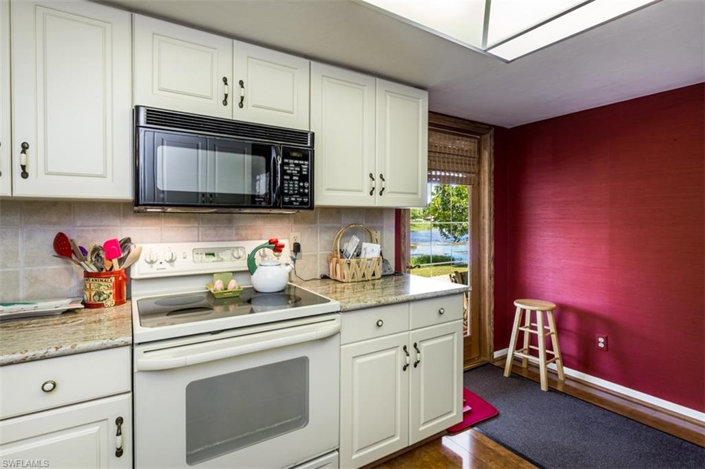 SANDY HOLLOW - Residential