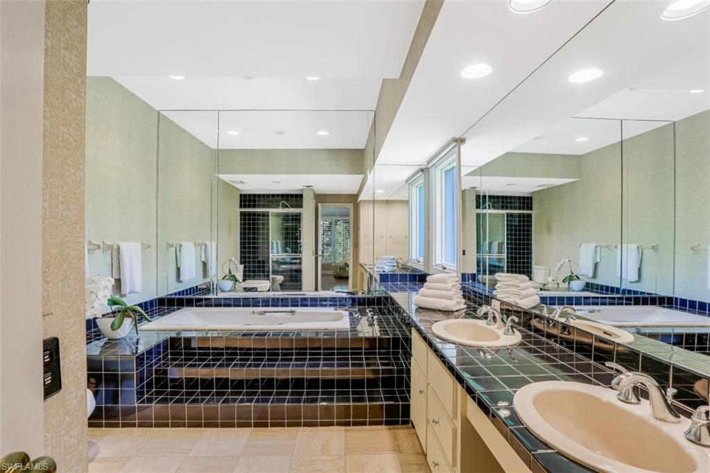 PELICAN BAY WOODS - Residential