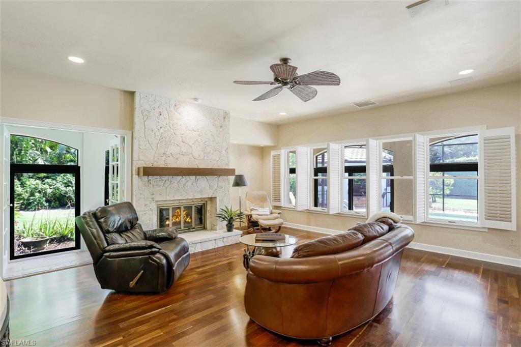 PELICAN BAY WOODS - Residential