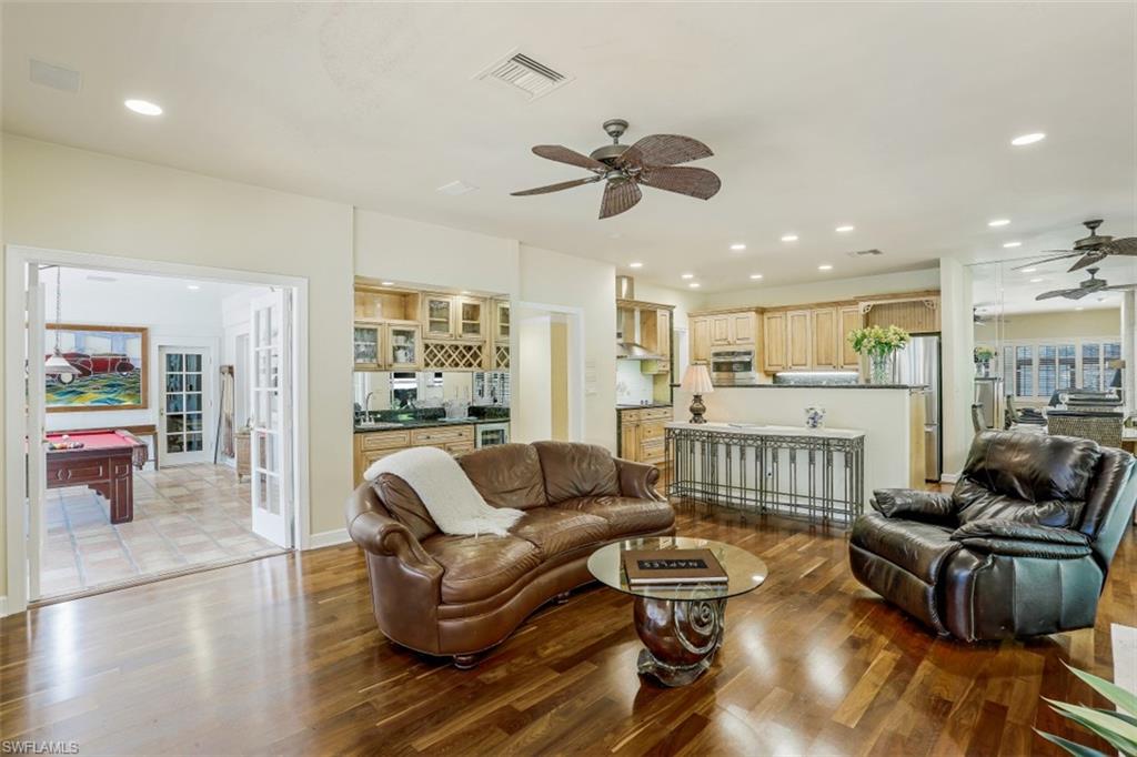 PELICAN BAY WOODS - Residential