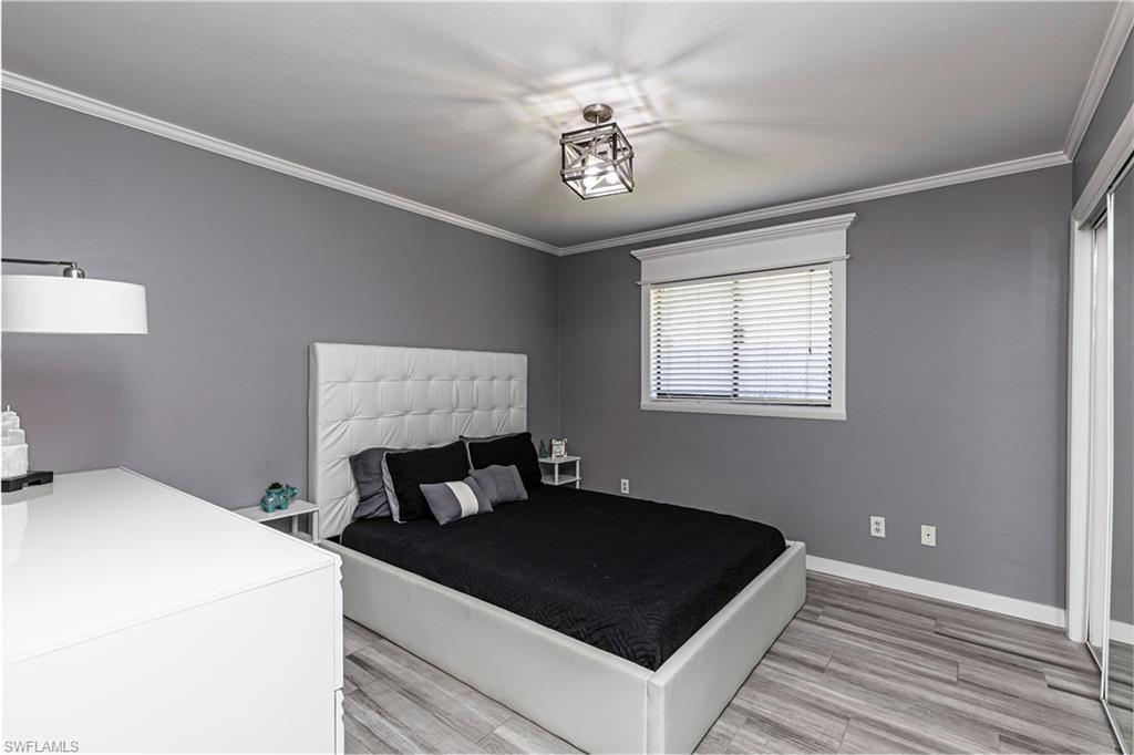 NAPLES PARK - Residential