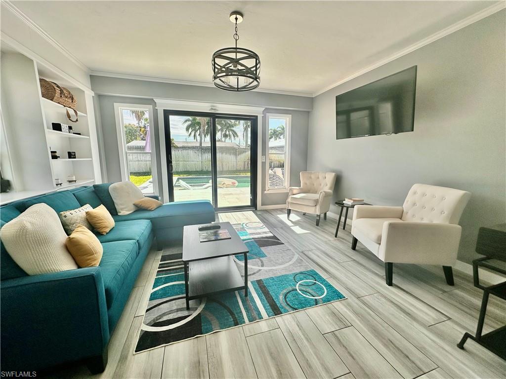 NAPLES PARK - Residential