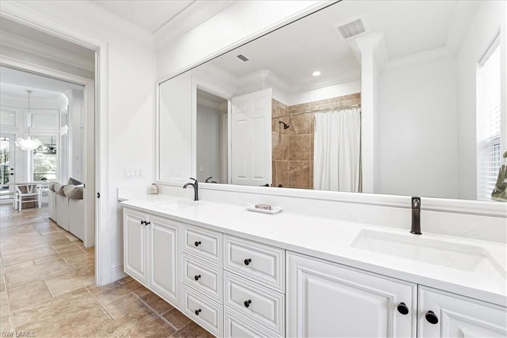 LONGSHORE LAKE - Residential