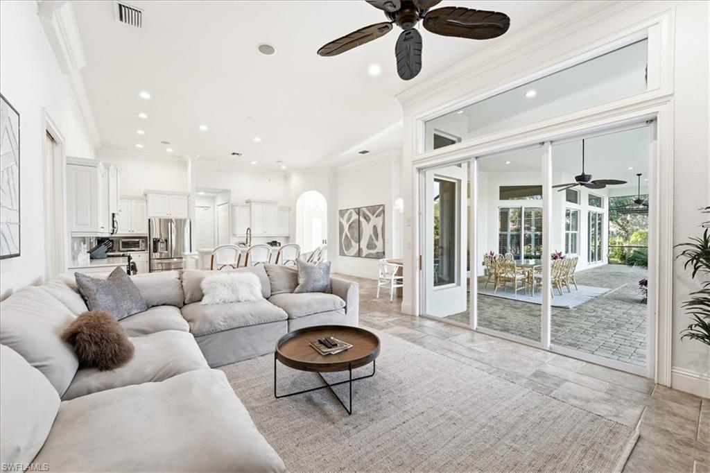 LONGSHORE LAKE - Residential