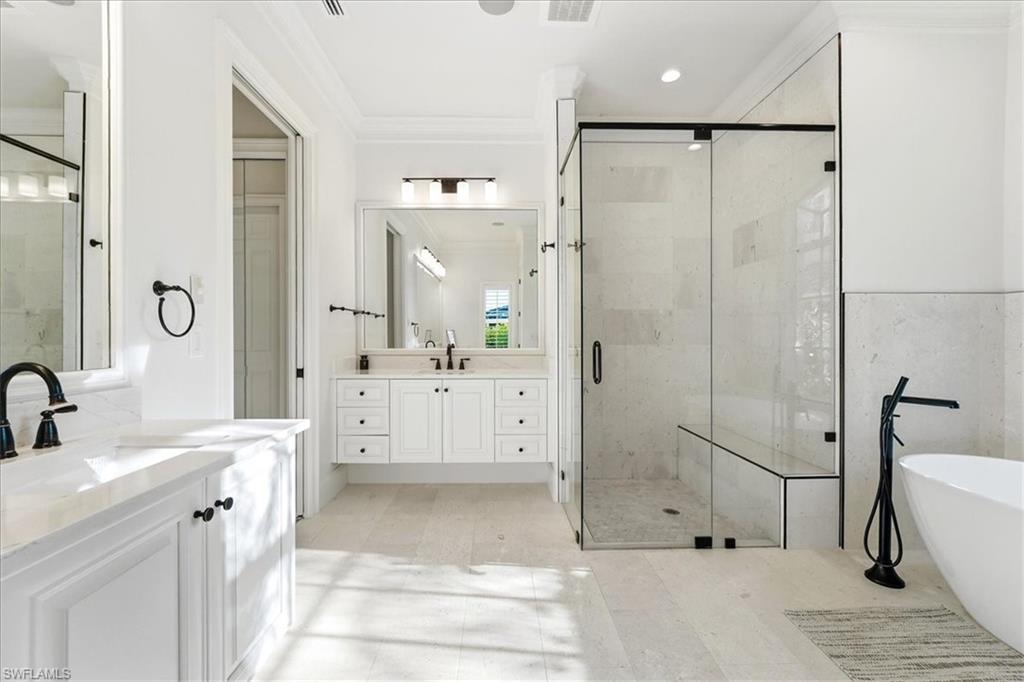 LONGSHORE LAKE - Residential