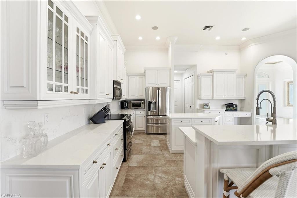 LONGSHORE LAKE - Residential