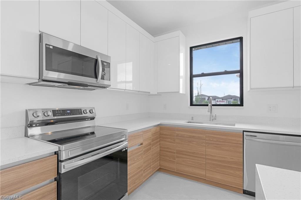 CAPE CORAL - Residential Lease