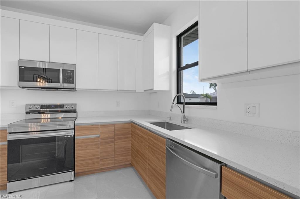 CAPE CORAL - Residential Lease