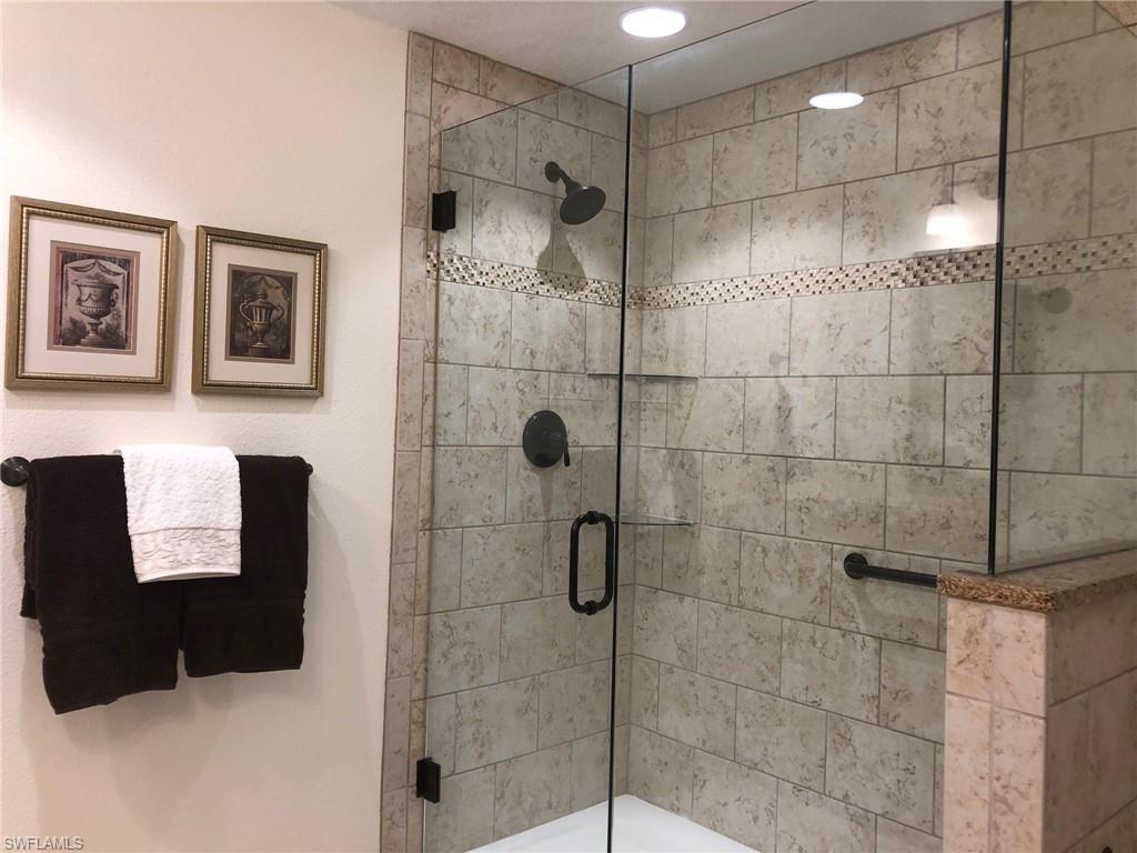 HUNTINGTON LAKES - Residential