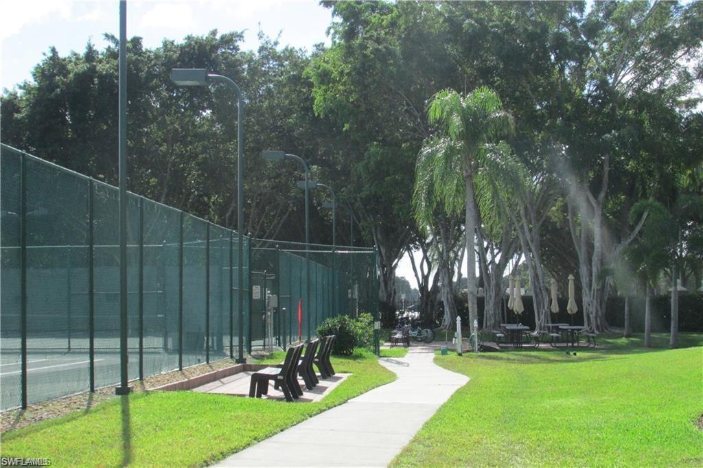 HUNTINGTON LAKES - Residential