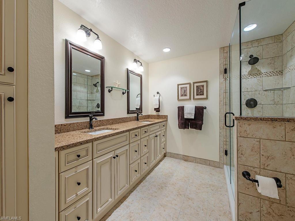 HUNTINGTON LAKES - Residential