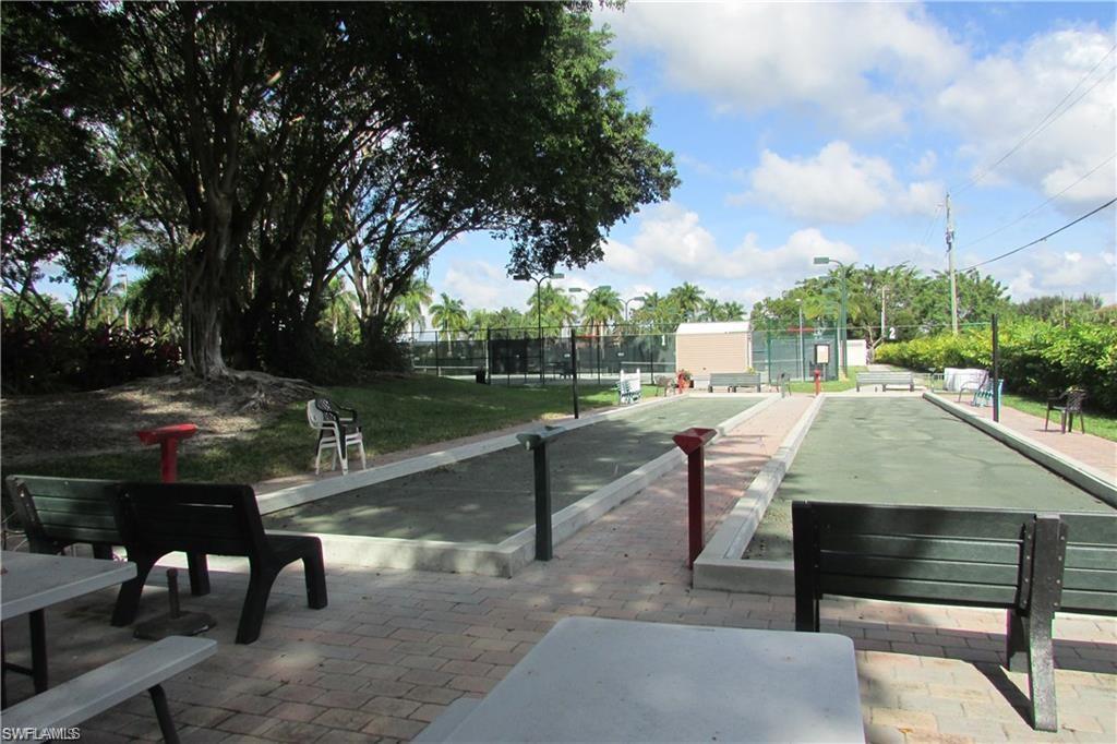 HUNTINGTON LAKES - Residential