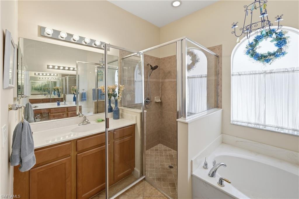 CARLTON LAKES - Residential