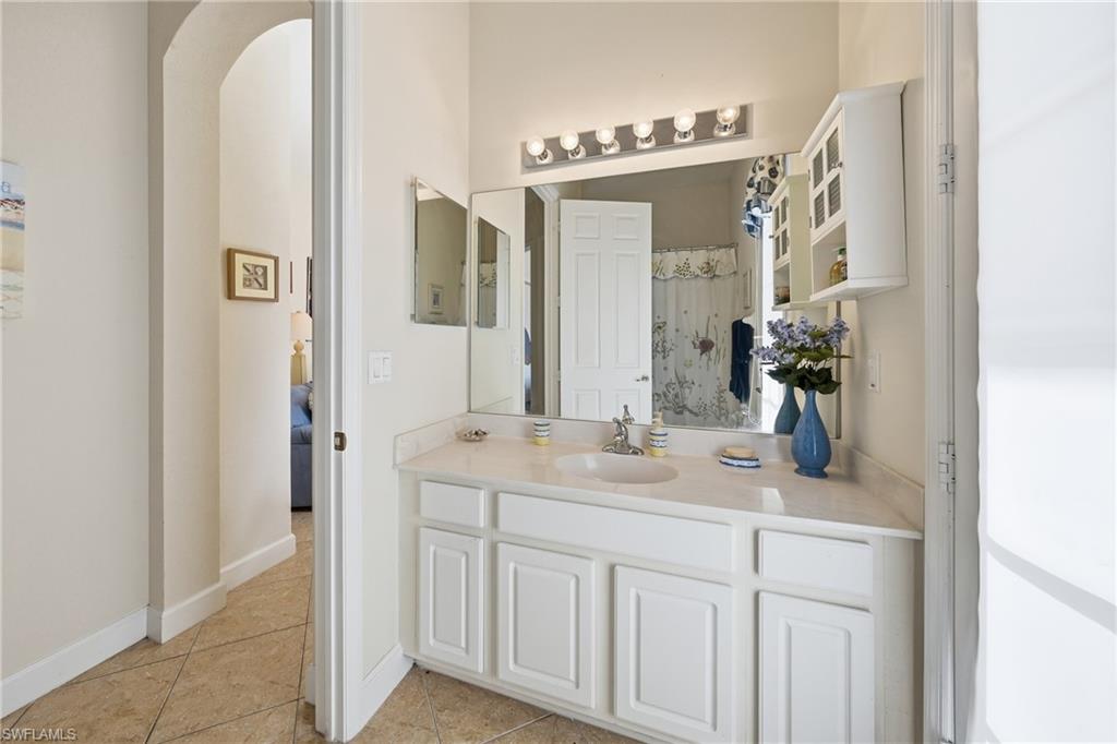 CARLTON LAKES - Residential