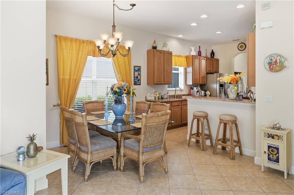 CARLTON LAKES - Residential