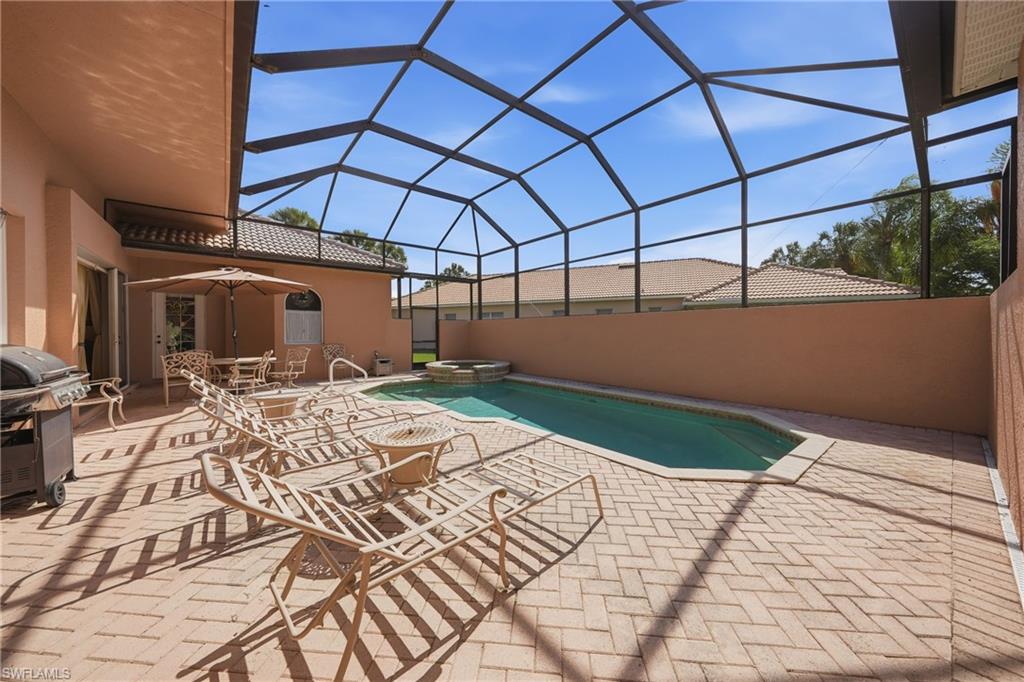 CARLTON LAKES - Residential