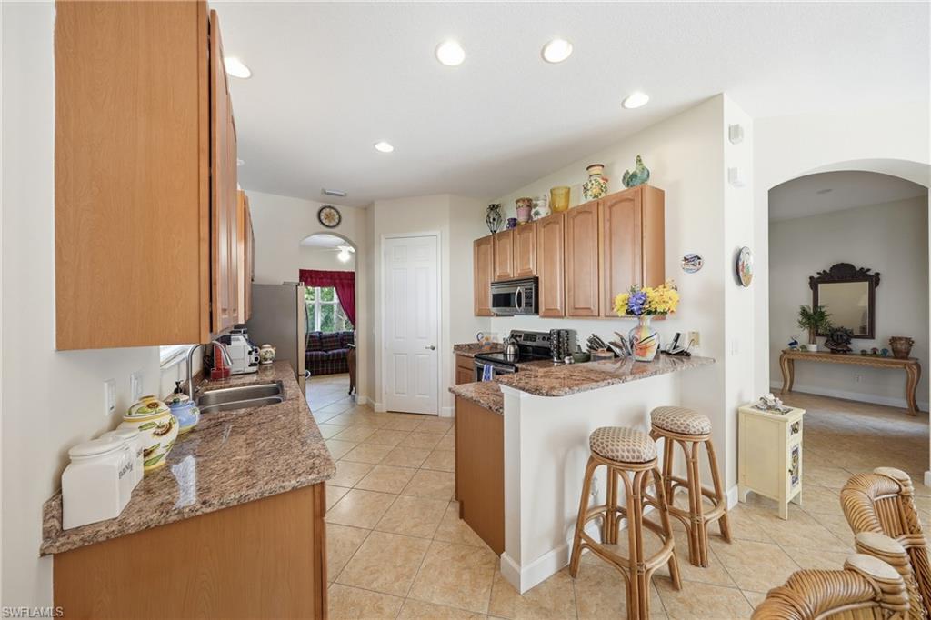 CARLTON LAKES - Residential