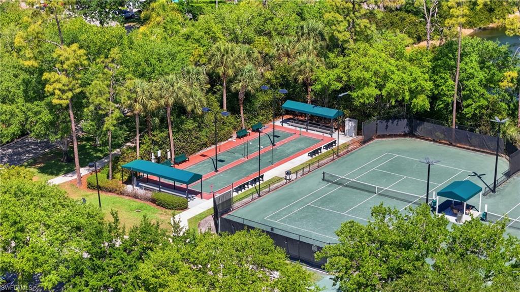 CARLTON LAKES - Residential