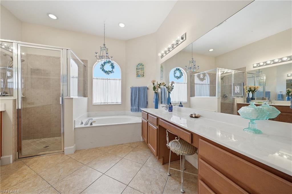 CARLTON LAKES - Residential