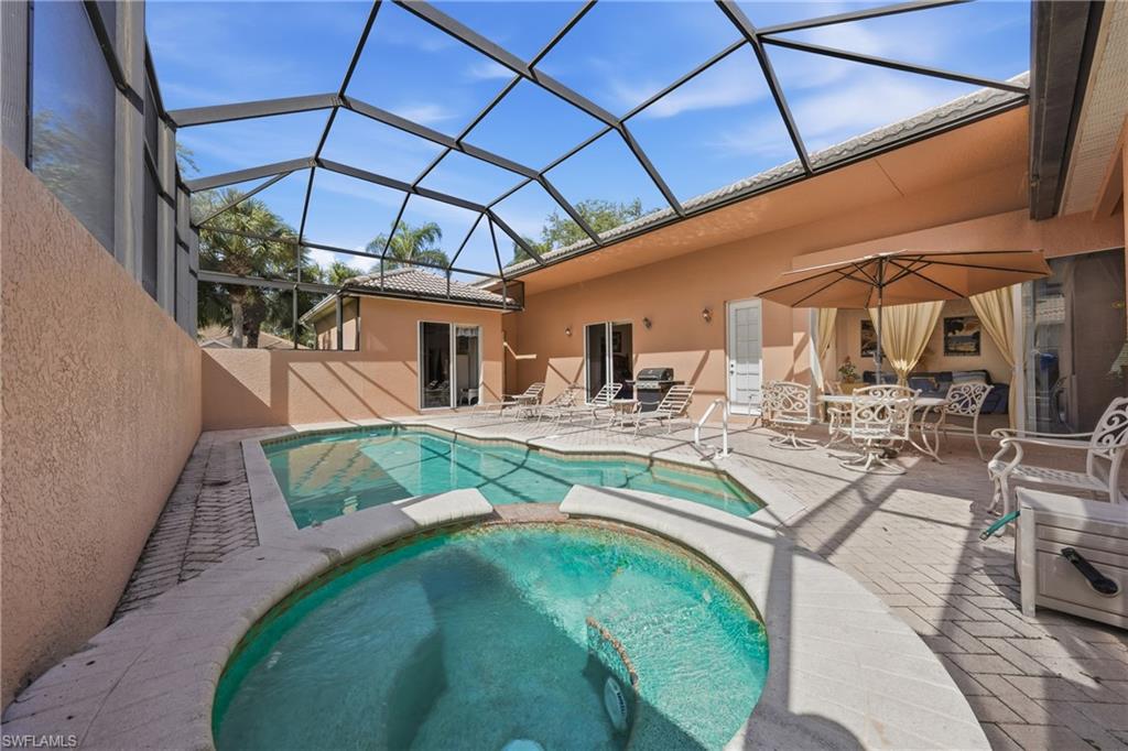 CARLTON LAKES - Residential