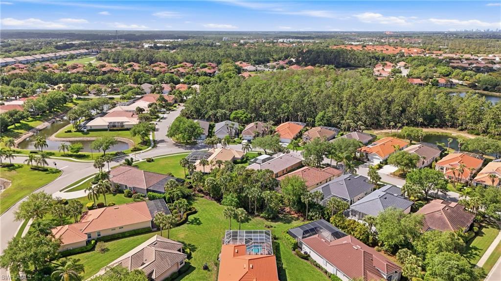 CARLTON LAKES - Residential