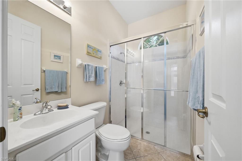 CARLTON LAKES - Residential