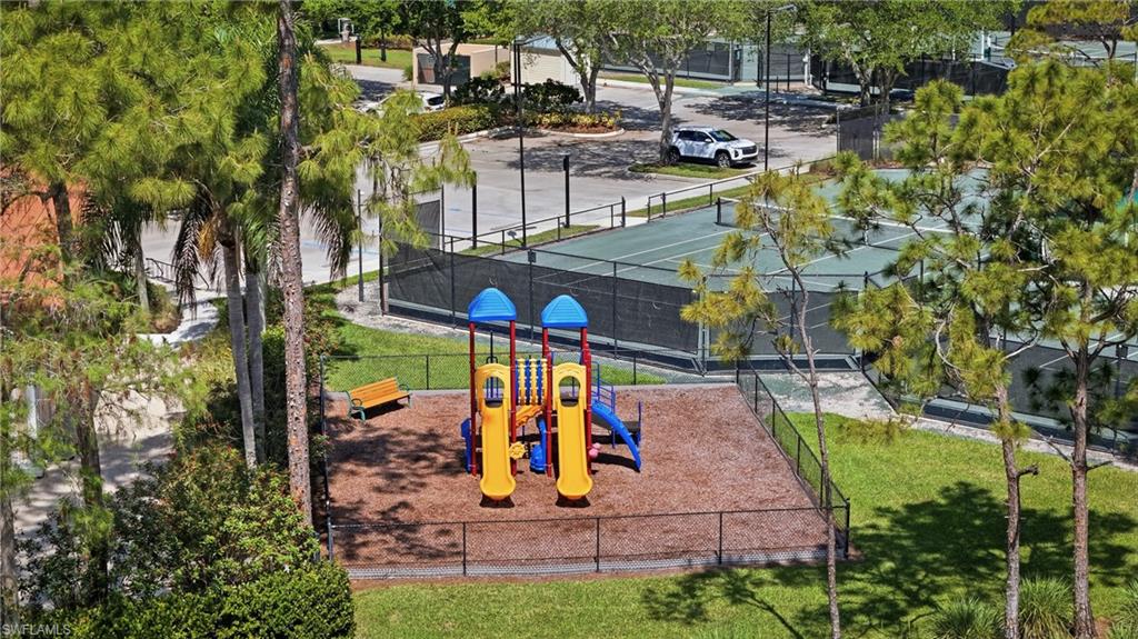 CARLTON LAKES - Residential