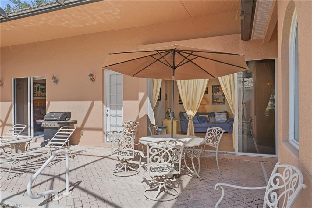 CARLTON LAKES - Residential