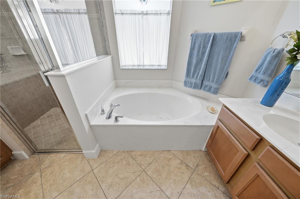 CARLTON LAKES - Residential