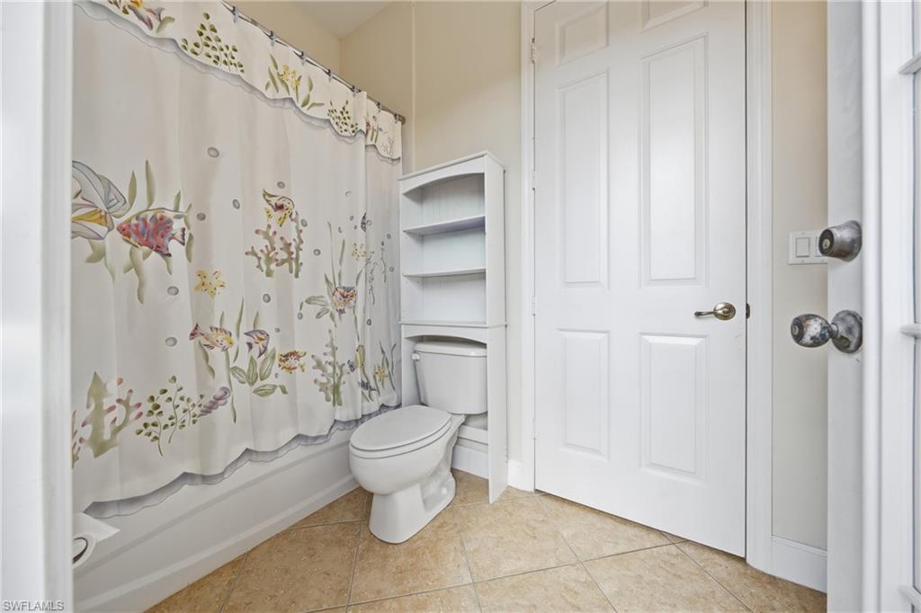 CARLTON LAKES - Residential