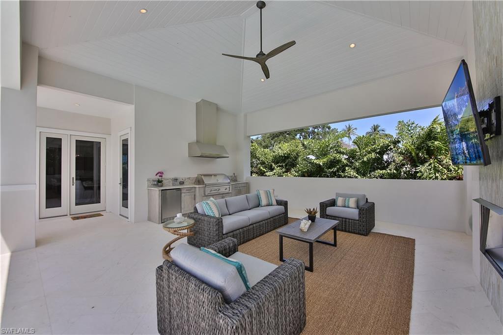 MOORINGS - Residential