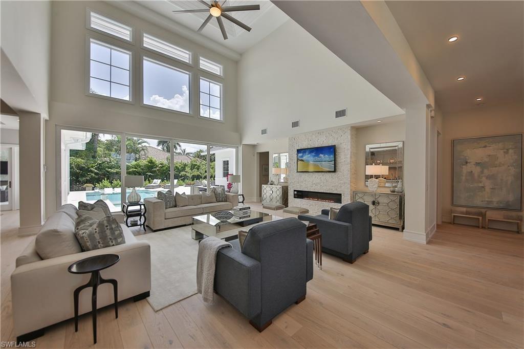 MOORINGS - Residential