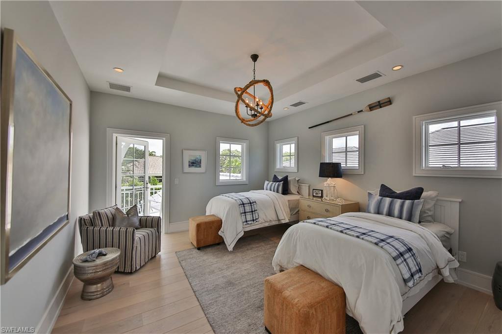 MOORINGS - Residential