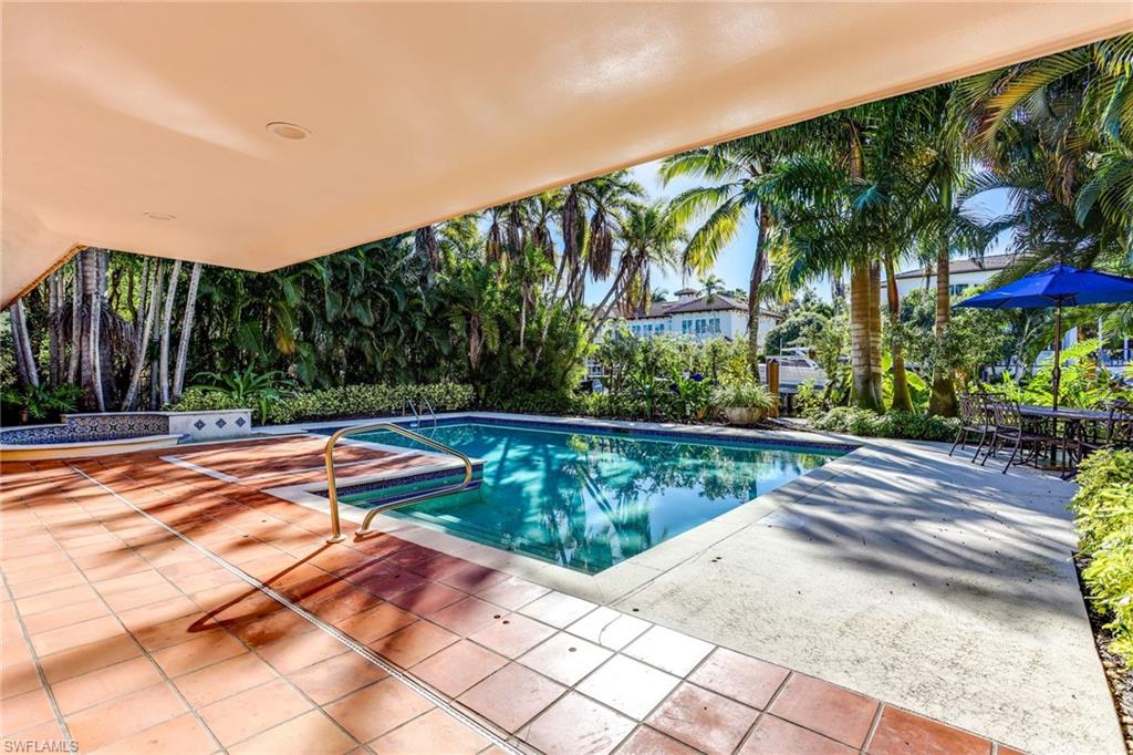 AQUALANE SHORES - Residential