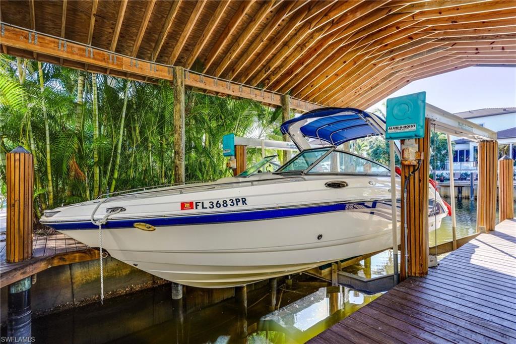 AQUALANE SHORES - Residential