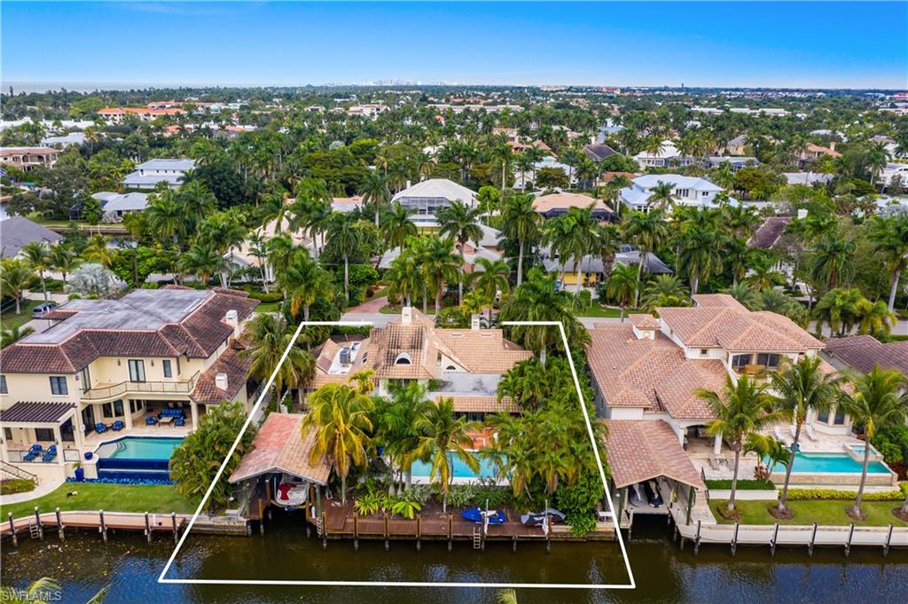 AQUALANE SHORES - Residential