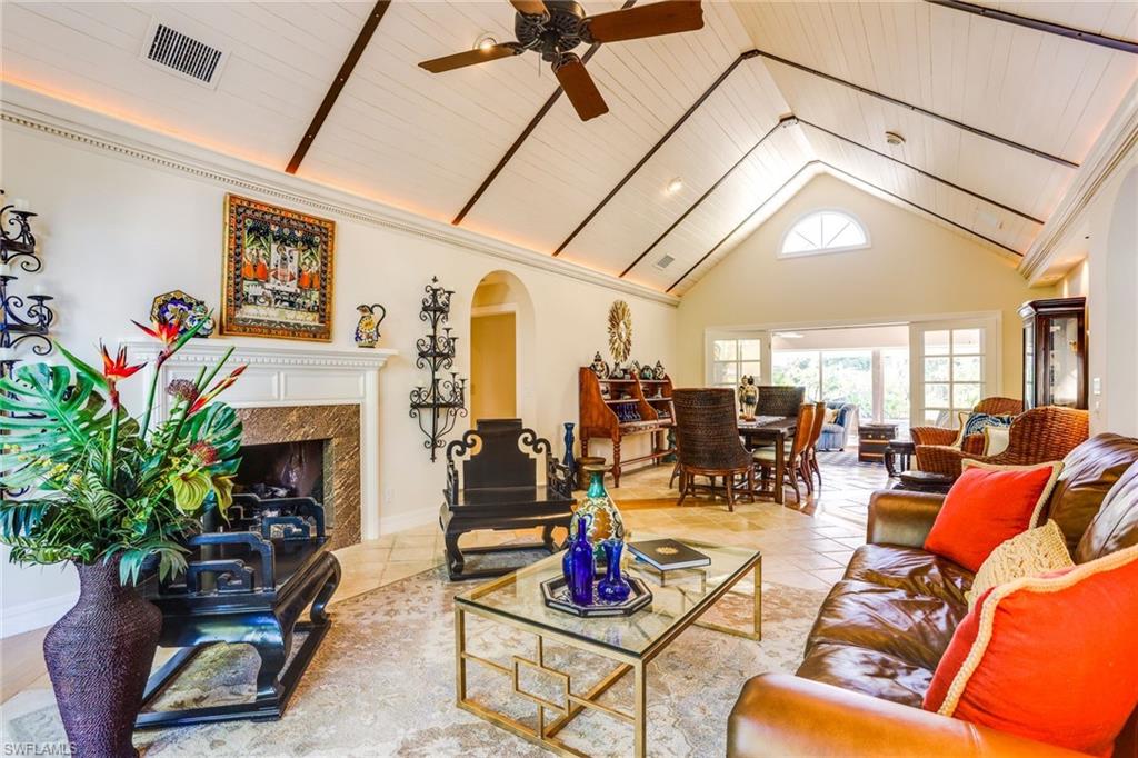 AQUALANE SHORES - Residential