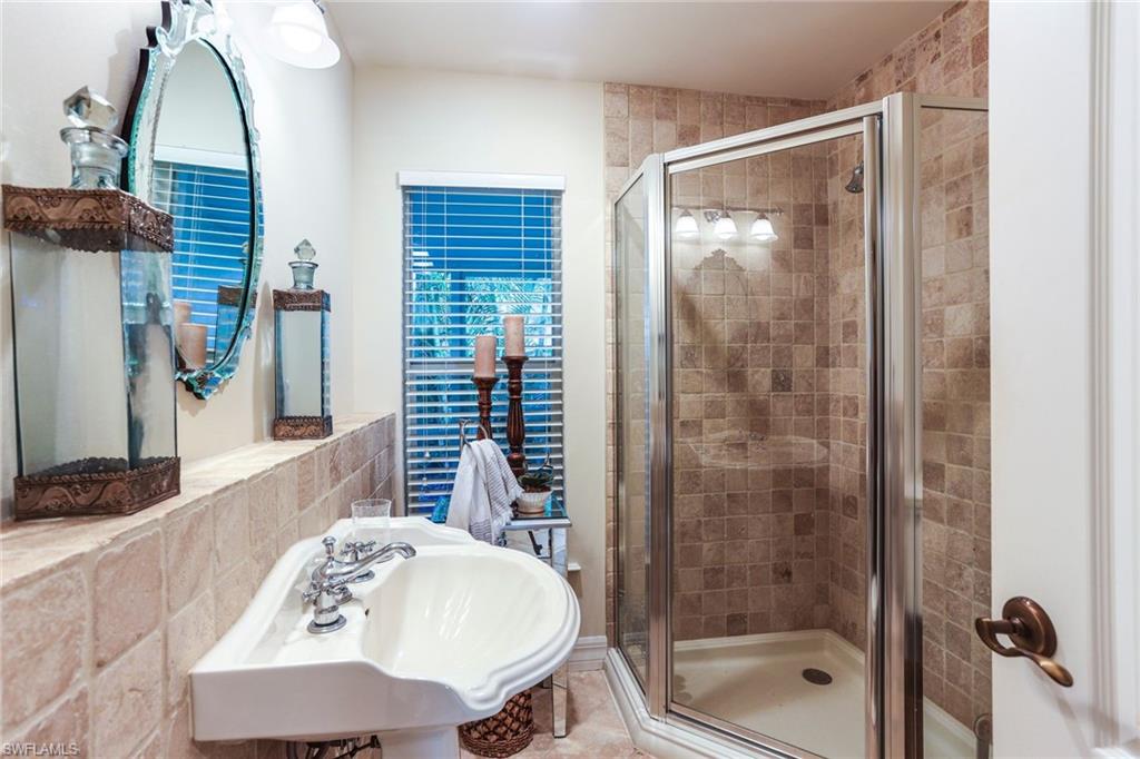 AQUALANE SHORES - Residential