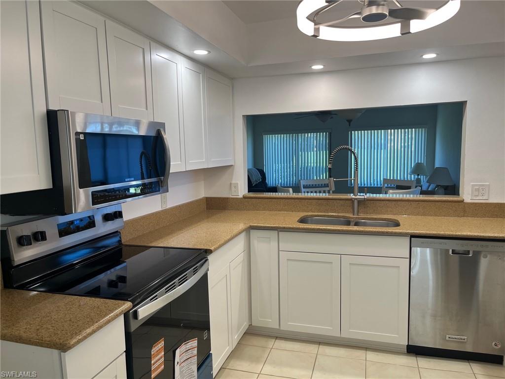 SEVEN LAKES - Residential