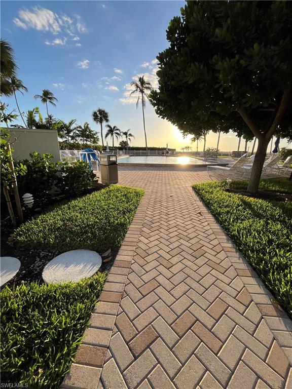 SUNSET HOUSE - Residential