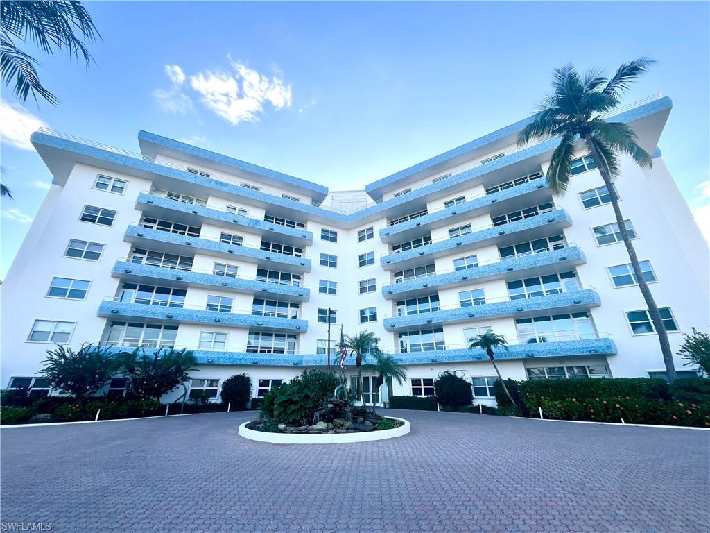 SUNSET HOUSE - Residential