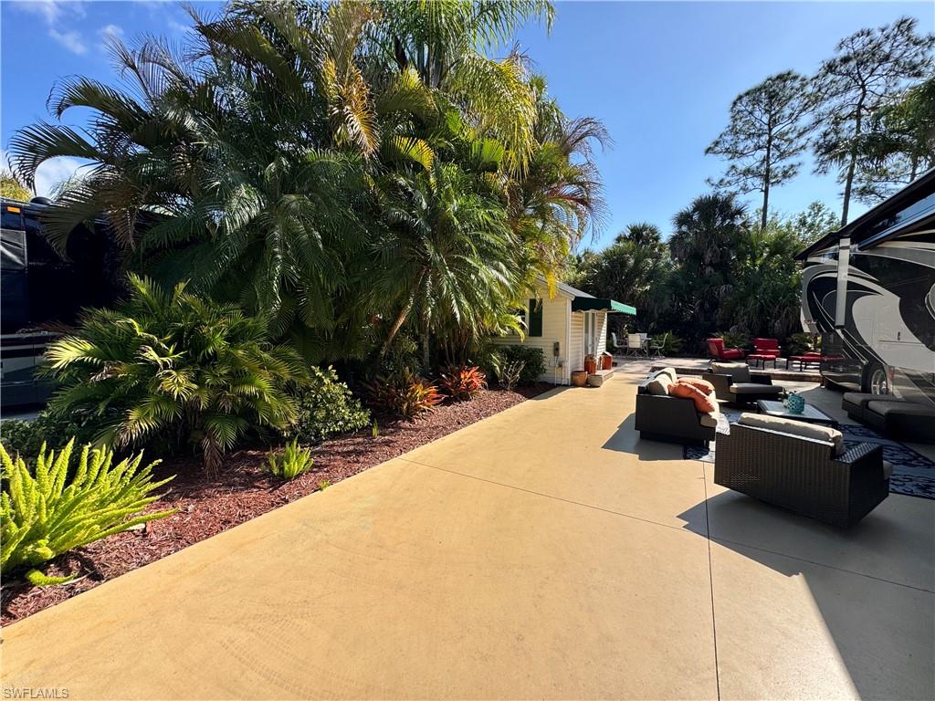 RIVERBEND MOTORCOACH RESORT - Land