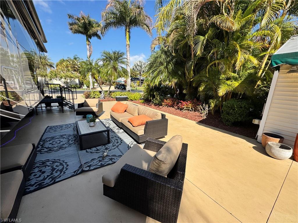 RIVERBEND MOTORCOACH RESORT - Land