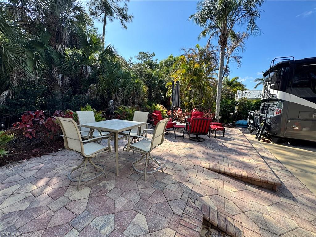 RIVERBEND MOTORCOACH RESORT - Land