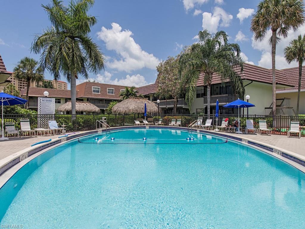 ISLAND MANOR APTS - Residential