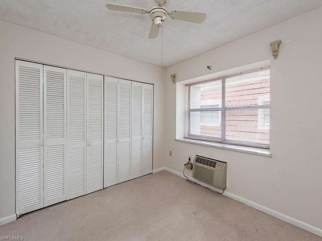 ISLAND MANOR APTS - Residential